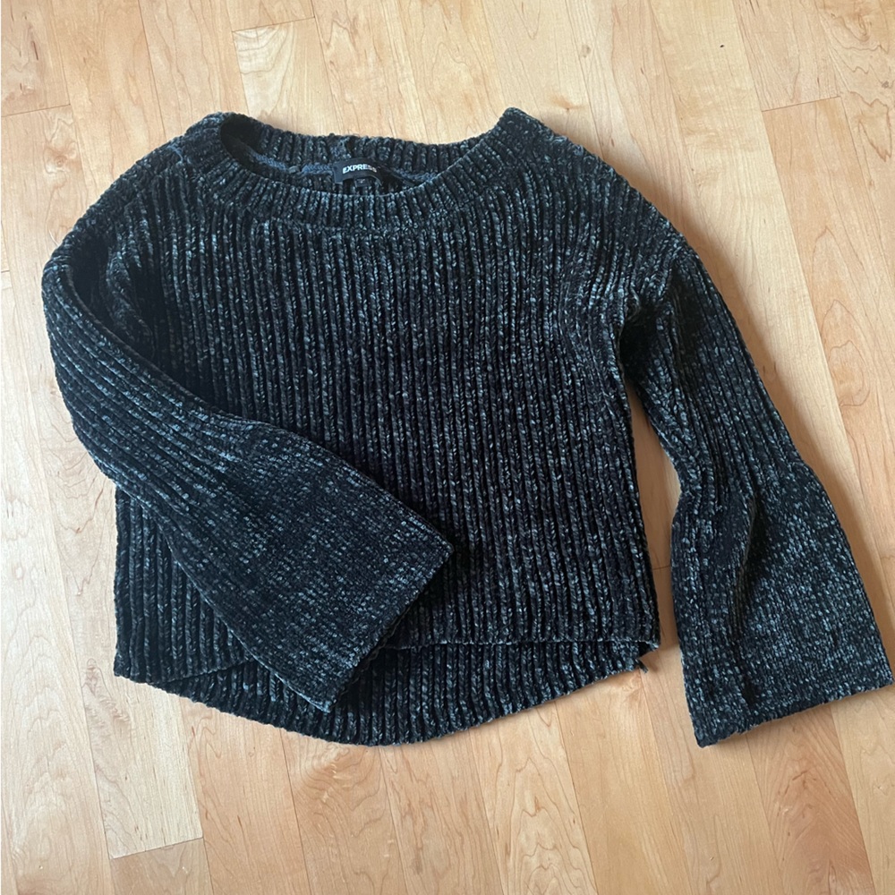 Express soft sweater w bell sleeve